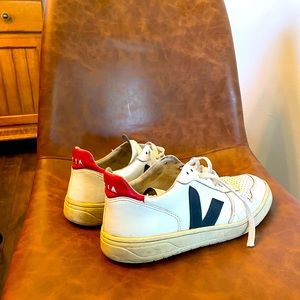 Veja v-10 size 10 mens. Red, white, and navy.